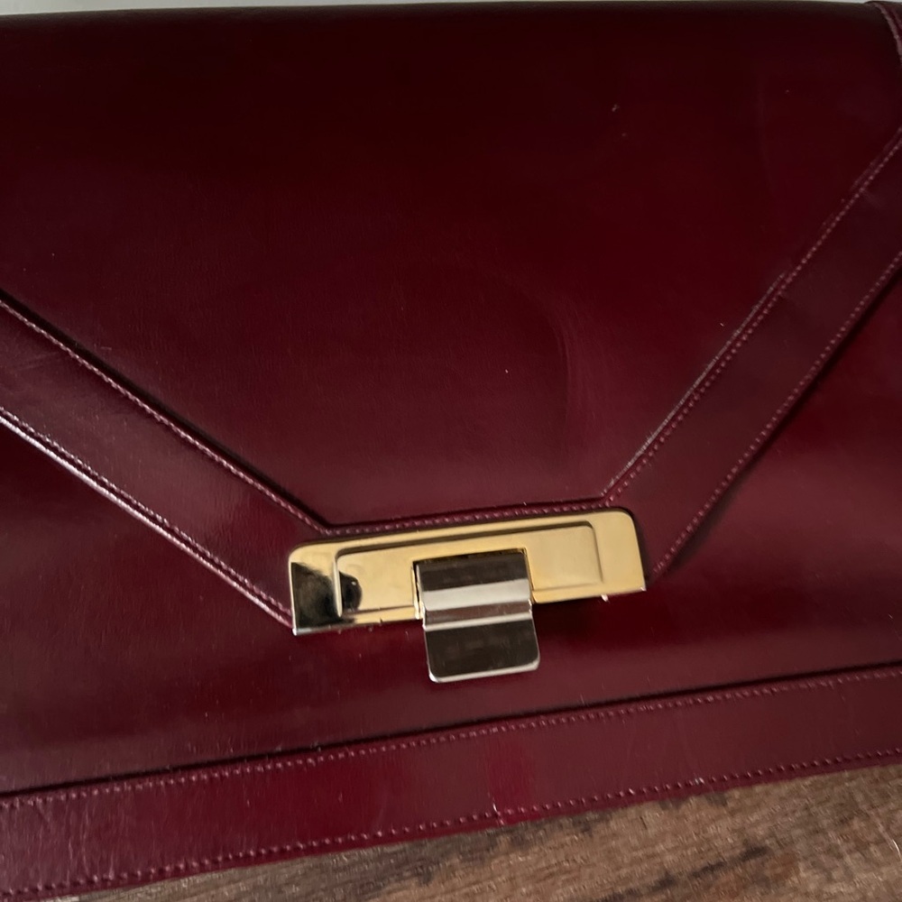 Lou Taylor Burgundy Leather Envelope Shoulder Bag with Mirror - Picture 6 of 11